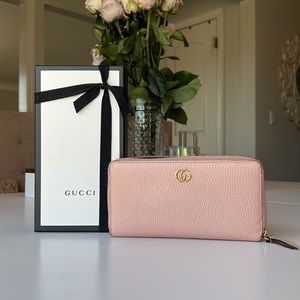 Gucci leather zip around wallet light pink rare great condition authentic